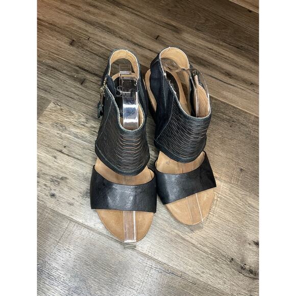 Sofft Milan 8.5 M Perforated Leather Sandals Stacked Heel Ankle Cuff Side Zip - Picture 2 of 8